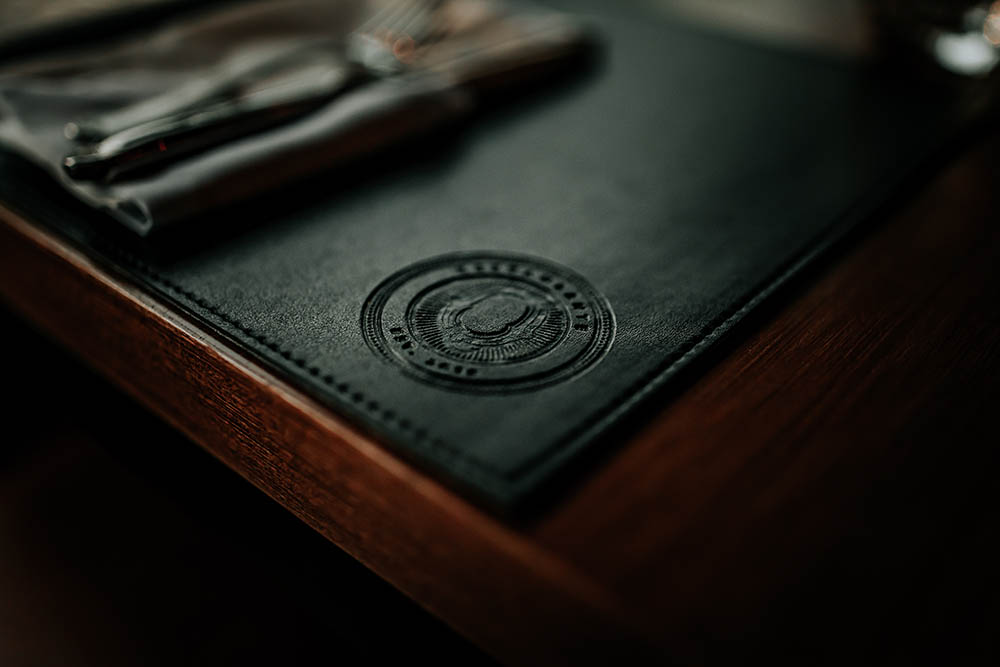 Material de identidade visual Q Restaurante